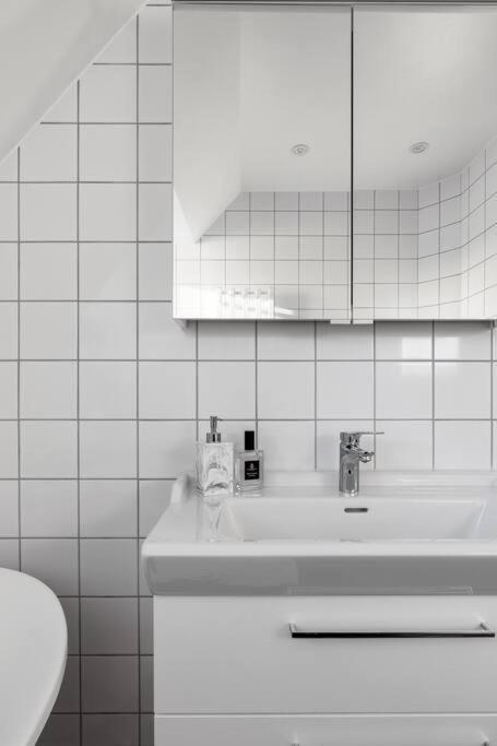 Amazing Family Home In ストックホルム エクステリア 写真