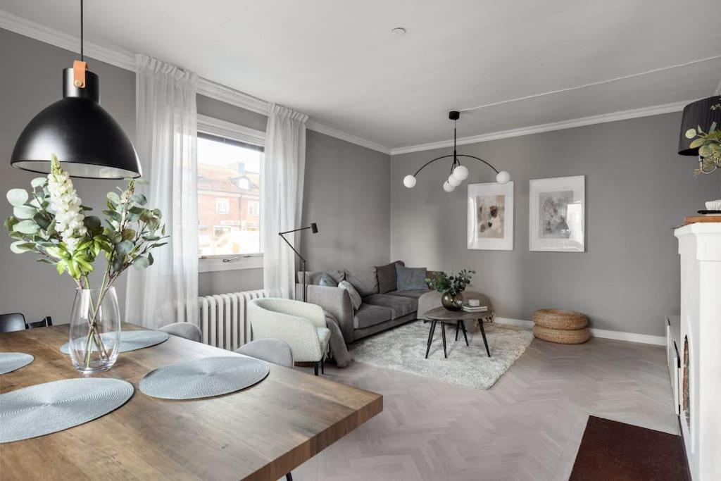 Amazing Family Home In ストックホルム エクステリア 写真