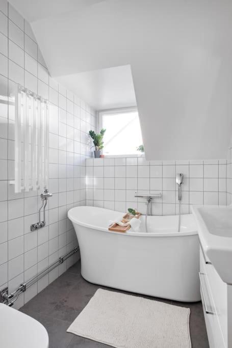 Amazing Family Home In ストックホルム エクステリア 写真